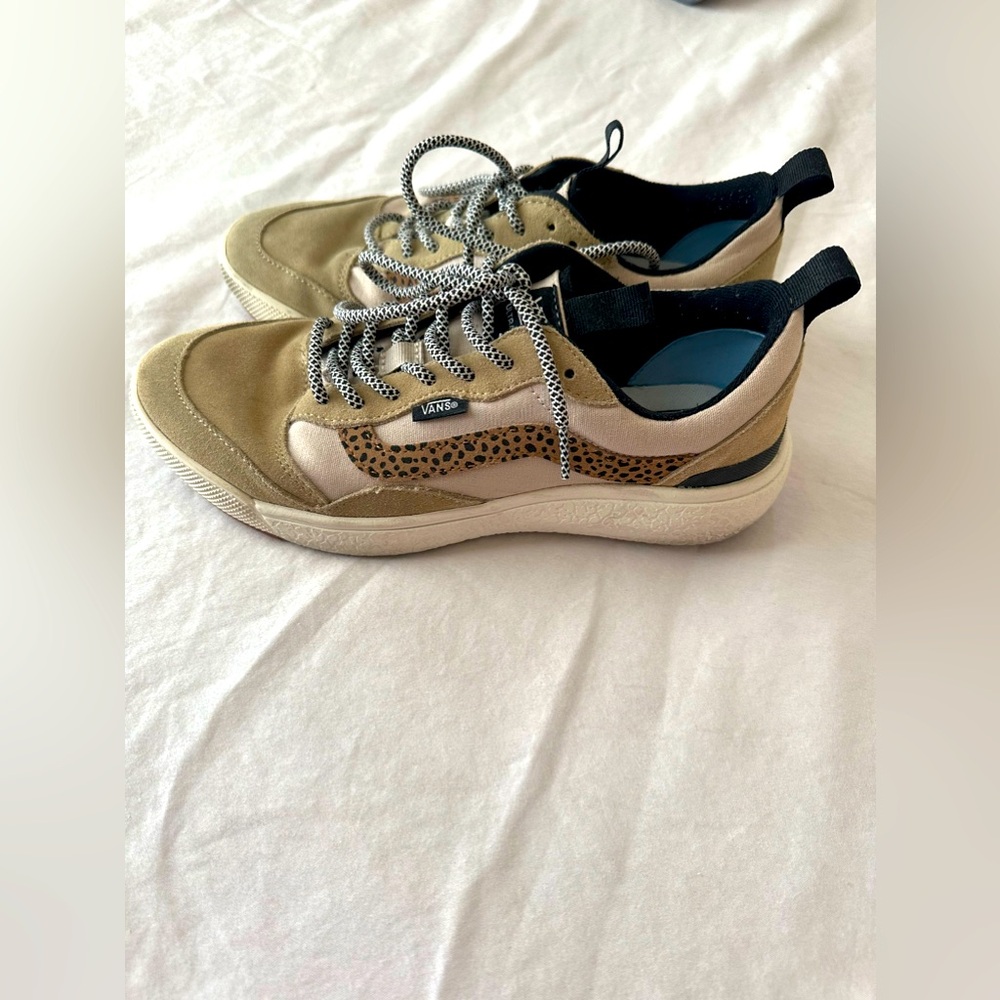 Women’s Vans ultrarange shoes